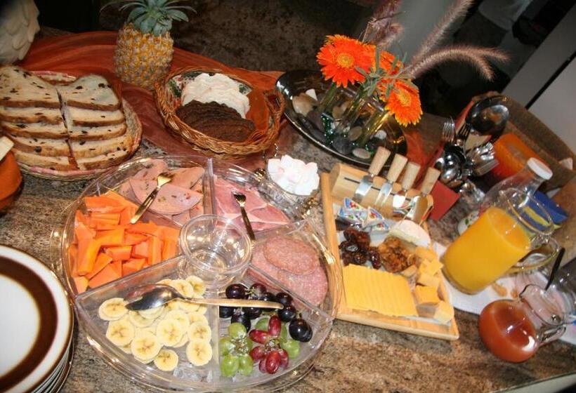 סוויטה, Ponciana Superior Guesthouse