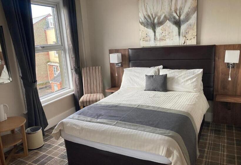 غرفة عائلية, The Selomar