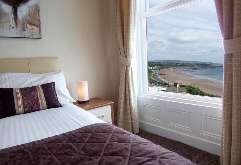 غرفة عائلية, The Selomar