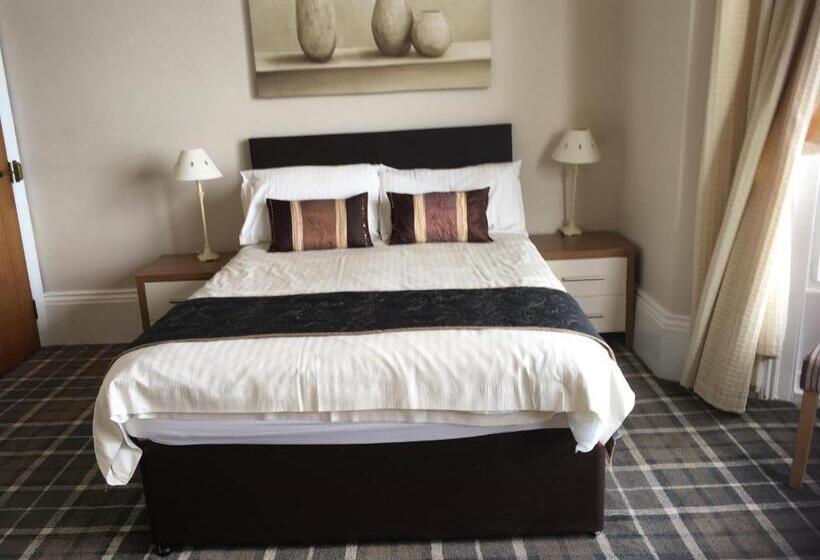 غرفة قياسية مطلّة علي البحر, The Selomar