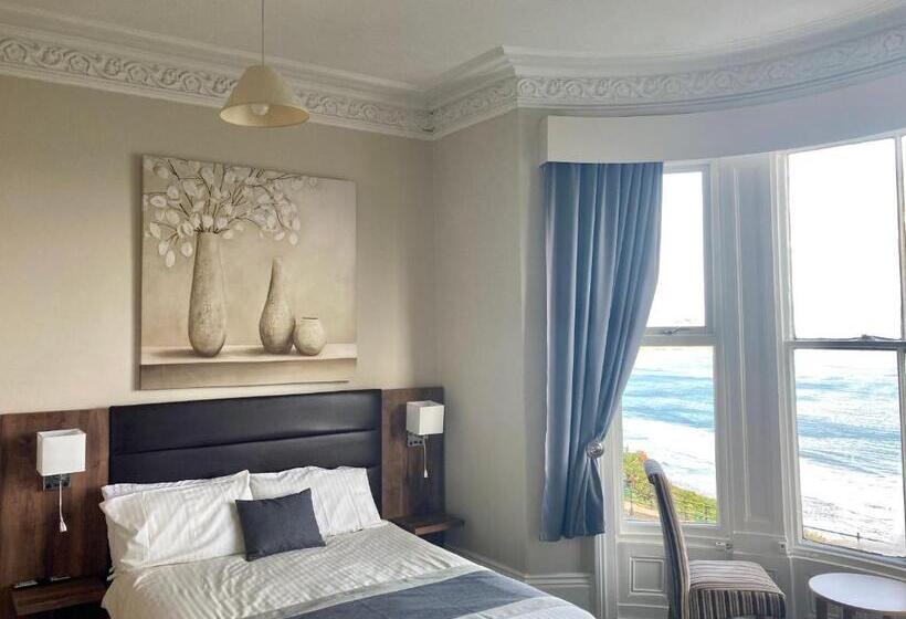 غرفة سوبيريور مطلّة علي البحر, The Selomar