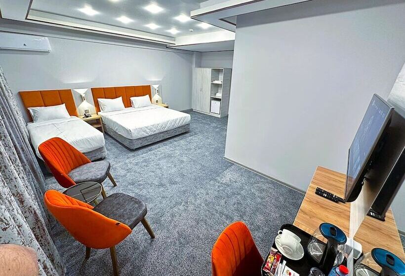 اتاق استاندارد سه نفره, Amazon