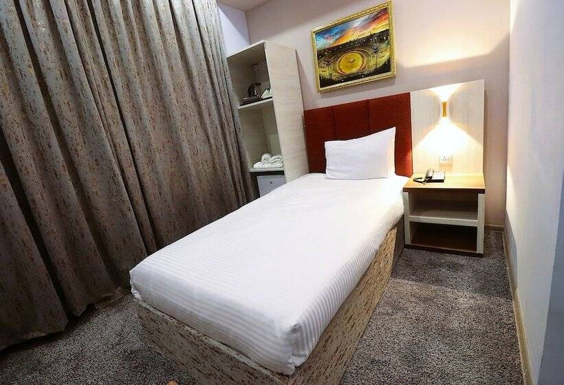 اتاق اکونومی یک تخته, Amazon