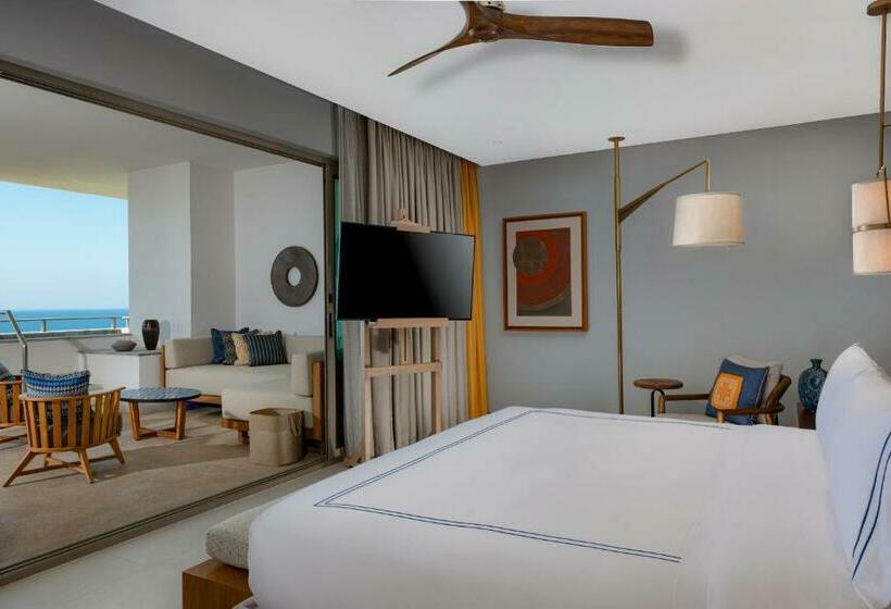 סוויטת פנטהאוז, Conrad Punta De Mita