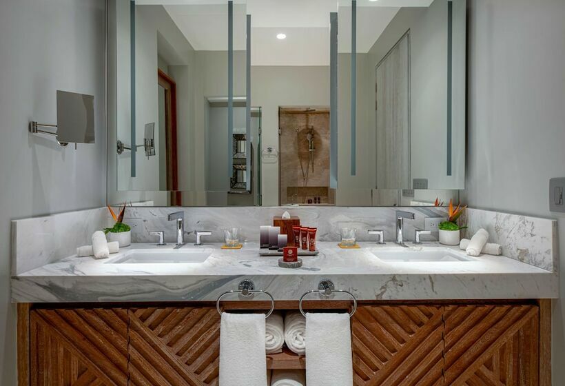 סוויטת 2 חדרי שינה, Conrad Punta De Mita