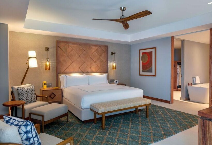 סוויטת סופריור נוף לים, Conrad Punta De Mita