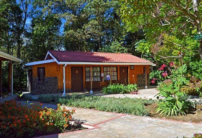 اتاق استاندارد سه نفره, De Montana Suria