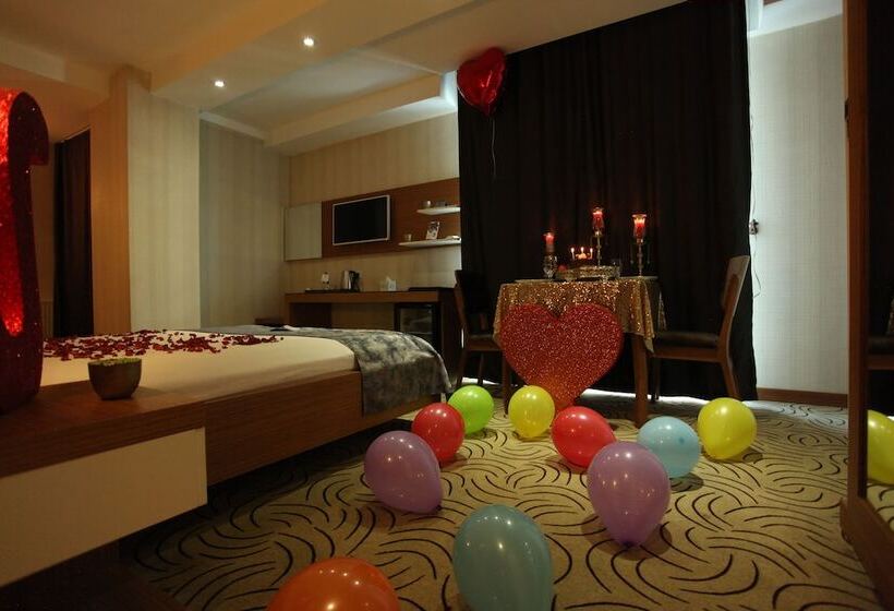 Номер Стандарт, Dies