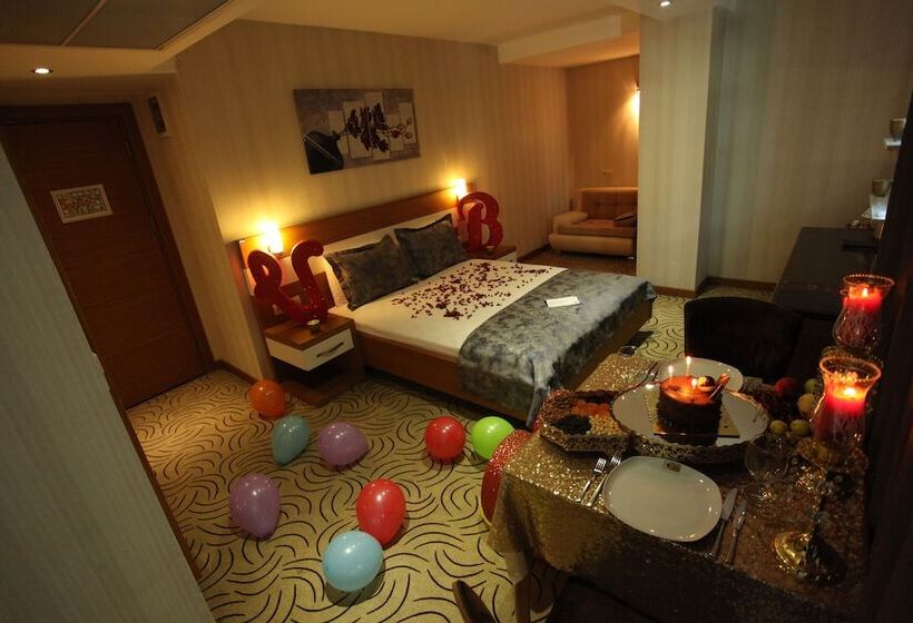 Номер Стандарт, Dies