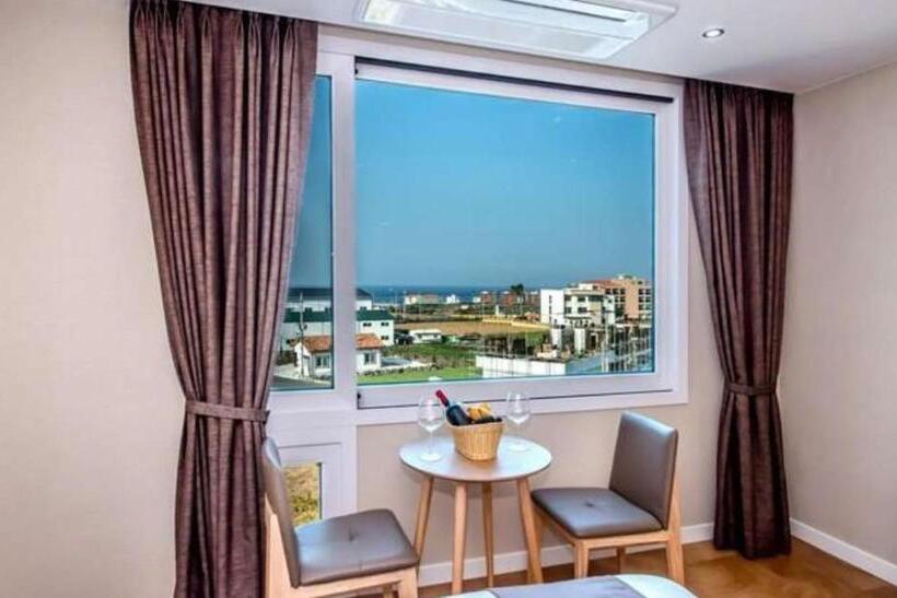 Номер Deluxe, Jeju In