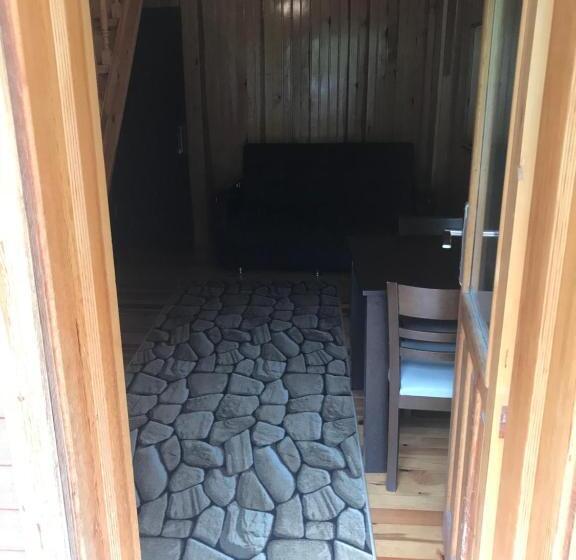 سوییت دوبلکس, Meric