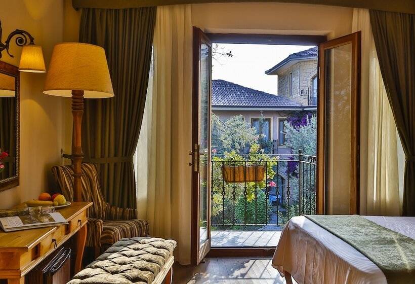 اتاق اساندارد با چشم‌انداز جانبی به دریا, Palace Hotel Olive Odore