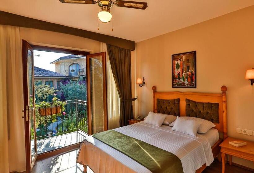 اتاق اساندارد با چشم‌انداز جانبی به دریا, Palace Hotel Olive Odore