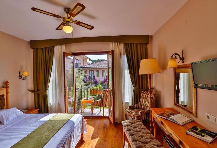 اتاق اساندارد با چشم‌انداز جانبی به دریا, Palace Hotel Olive Odore