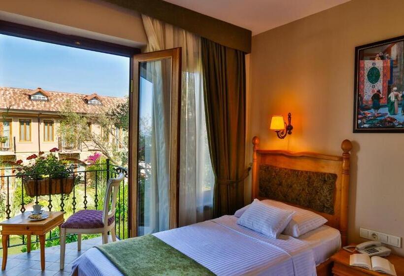 اتاق اساندارد با چشم‌انداز جانبی به دریا, Palace Hotel Olive Odore
