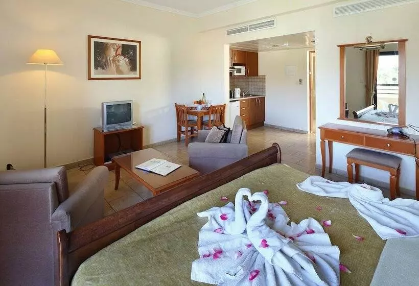 استودیوی استاندارد, Panareti Coral Bay Resort