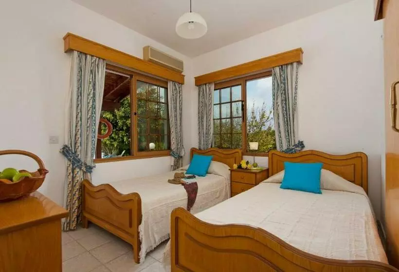 3 Bedroom Villa with Pool