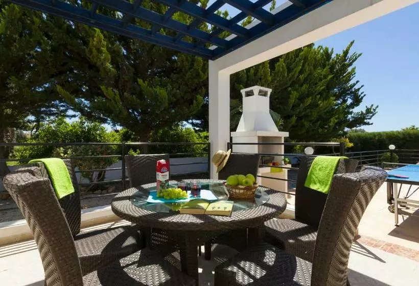ویلای 3 خوابه با استخر, Panareti Coral Bay Resort