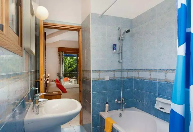 ویلای 3 خوابه با استخر, Panareti Coral Bay Resort