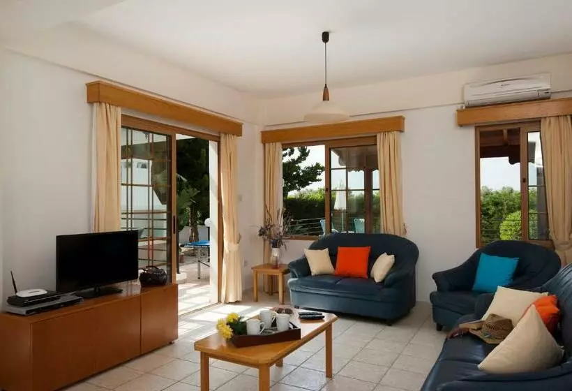 ویلای 3 خوابه با استخر, Panareti Coral Bay Resort