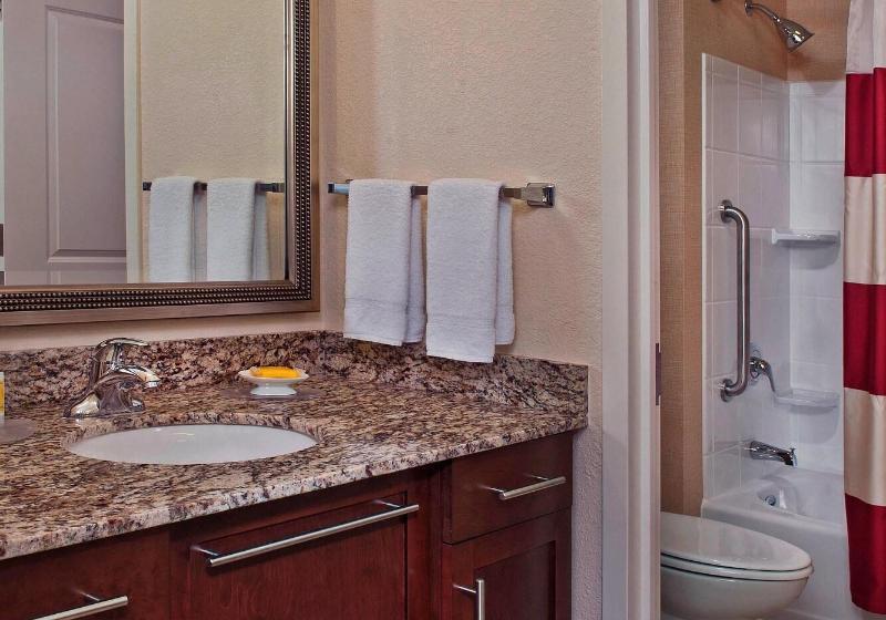 带大床的标准工作室, Residence Inn Arlington Capital View