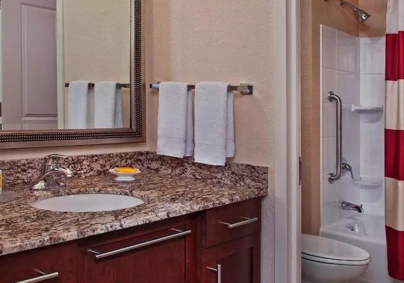 キングサイドベッドのスタンダードワンルーム, Residence Inn Arlington Capital View
