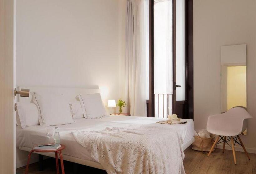 Chambre Standard, Som Nit Born