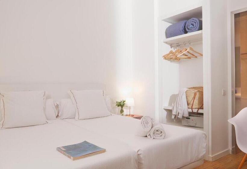 Chambre Standard, Som Nit Born