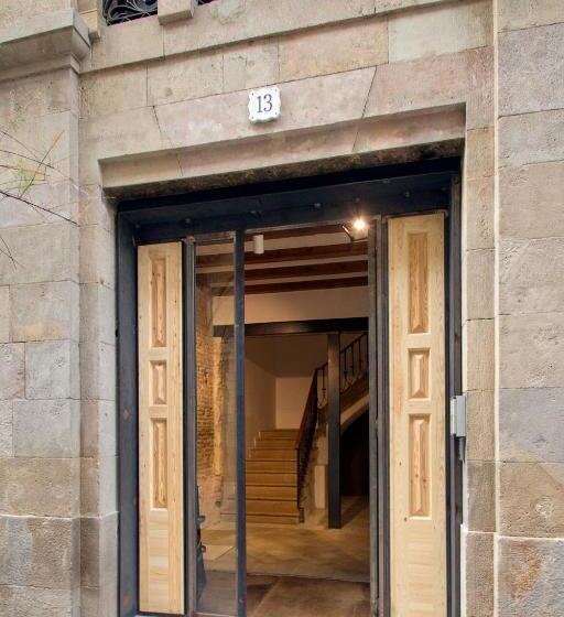 Номер Стандарт, Som Nit Born