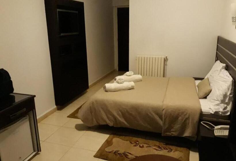 اتاق لوکس, Stambouli