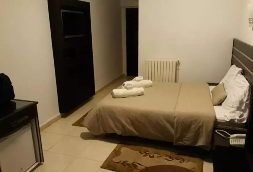 اتاق لوکس, Stambouli
