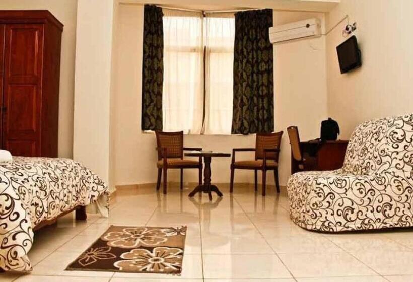 اتاق لوکس, Stambouli