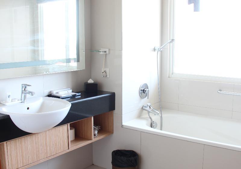 Полулюкс, Swissbelinn Manyar