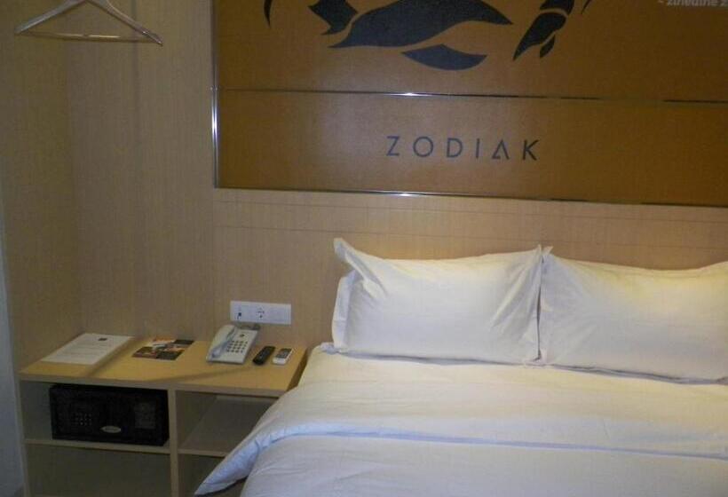 带大床的高级房间, Zodiak Asia Afrika By Kagum Hotels