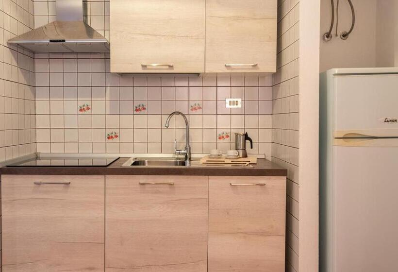 标准工作室, Residence Le Pavoncelle