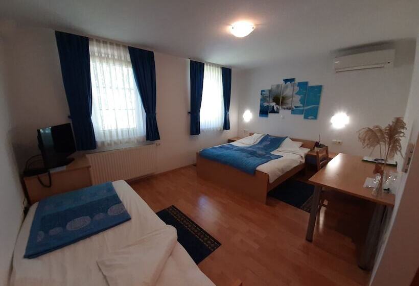اتاق استاندارد سه نفره, Boutique Hotel Loka