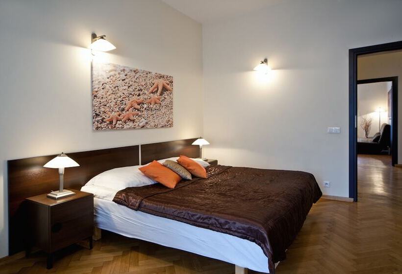 带花园景观及2个卧室的公寓, 4seasons﻿ Apartments Cracow