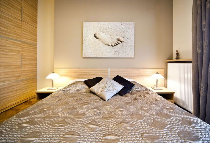 带花园景观及2个卧室的公寓, 4seasons﻿ Apartments Cracow