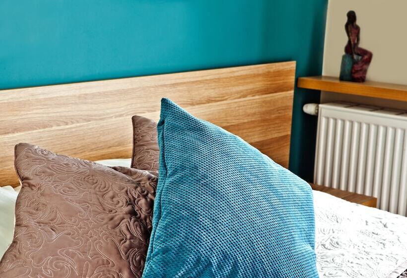 带花园景观及2个卧室的公寓, 4seasons﻿ Apartments Cracow