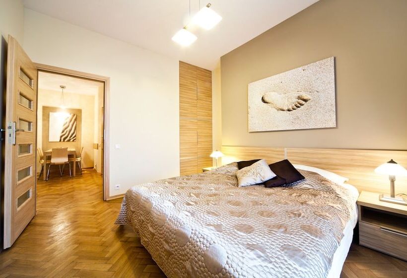 带花园景观及2个卧室的公寓, 4seasons﻿ Apartments Cracow