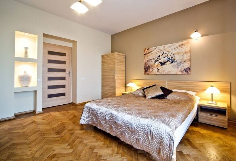 带花园景观及2个卧室的公寓, 4seasons﻿ Apartments Cracow