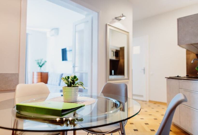 带花园景观及2个卧室的公寓, 4seasons﻿ Apartments Cracow