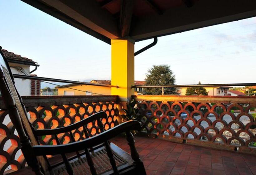 سوئیت با بالکن, B&b Il Casale Di Nanni