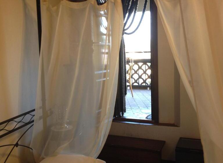 سوئیت با بالکن, B&b Il Casale Di Nanni