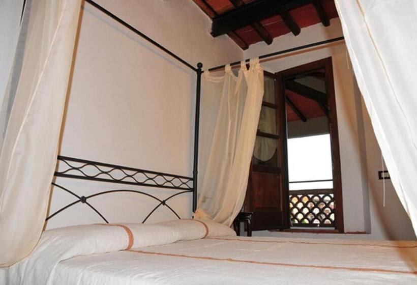 سوئیت با بالکن, B&b Il Casale Di Nanni