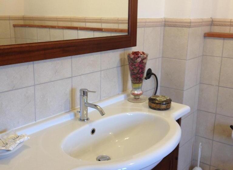 اتاق استاندارد سه نفره, B&b Il Casale Di Nanni