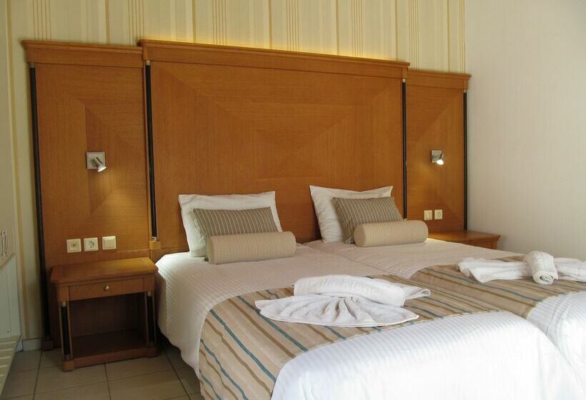 스탠다드 스튜디오, Bella Elena By Estia