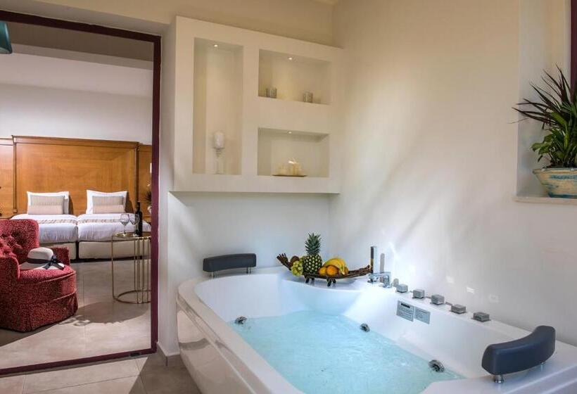 자쿠지 스위트, Bella Elena By Estia