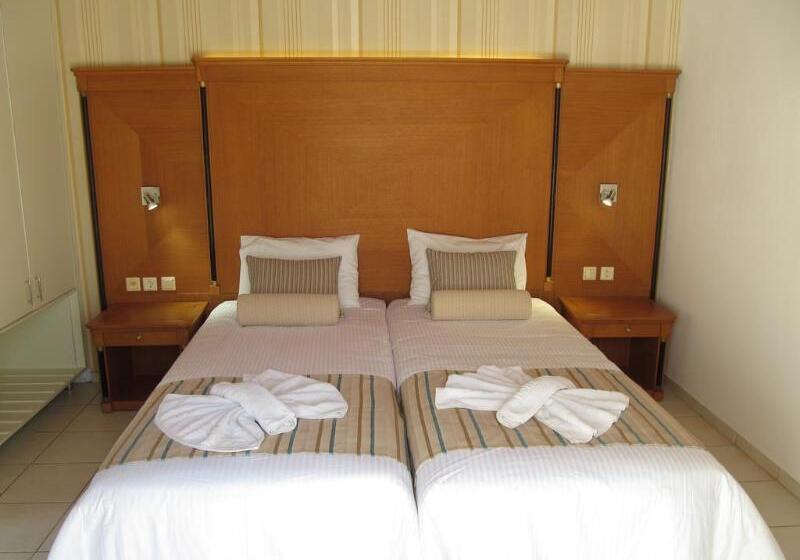 스탠다드 스튜디오, Bella Elena By Estia