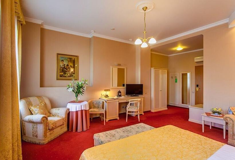 سوییت جونیور, Business Hotel Kupecheski